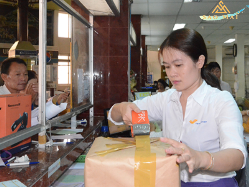 Gửi đồ qua bưu điện cần những gì? Hướng dẫn chi tiết