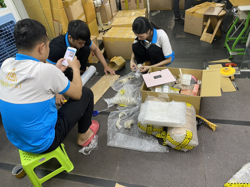 gui-hang-di-My-tai-Phu-Nhuan